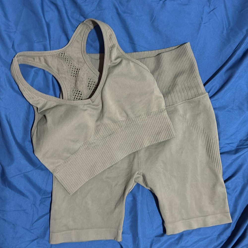 Green workout set JoyLab